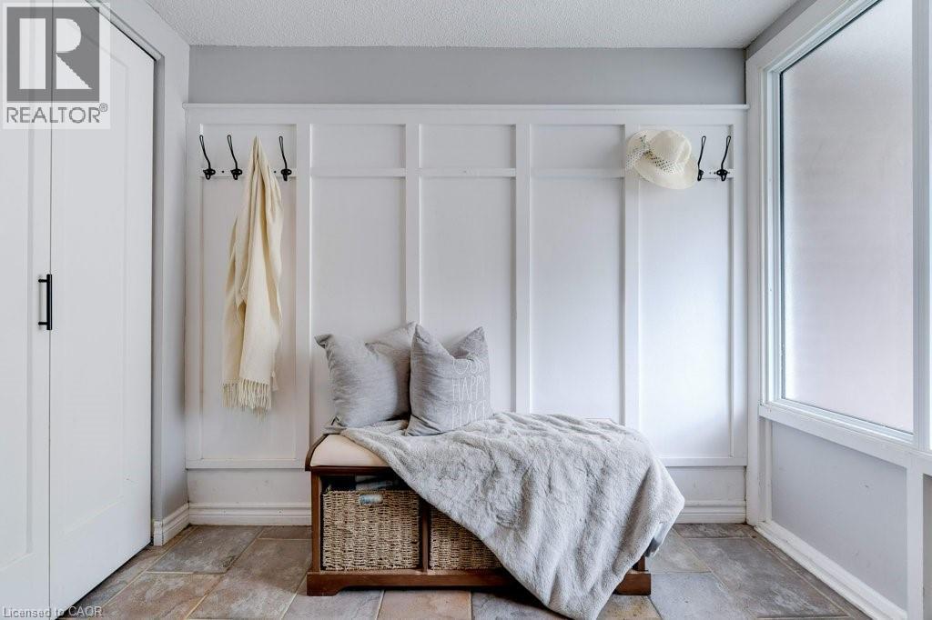 4 Trudy Court, Hamilton, Ontario  L9H 5P7 - Photo 5 - 40781655