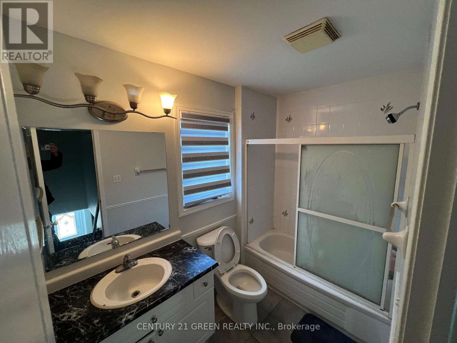 22 Morgandale Road, Brampton, Ontario  L7A 2K1 - Photo 10 - W12547448