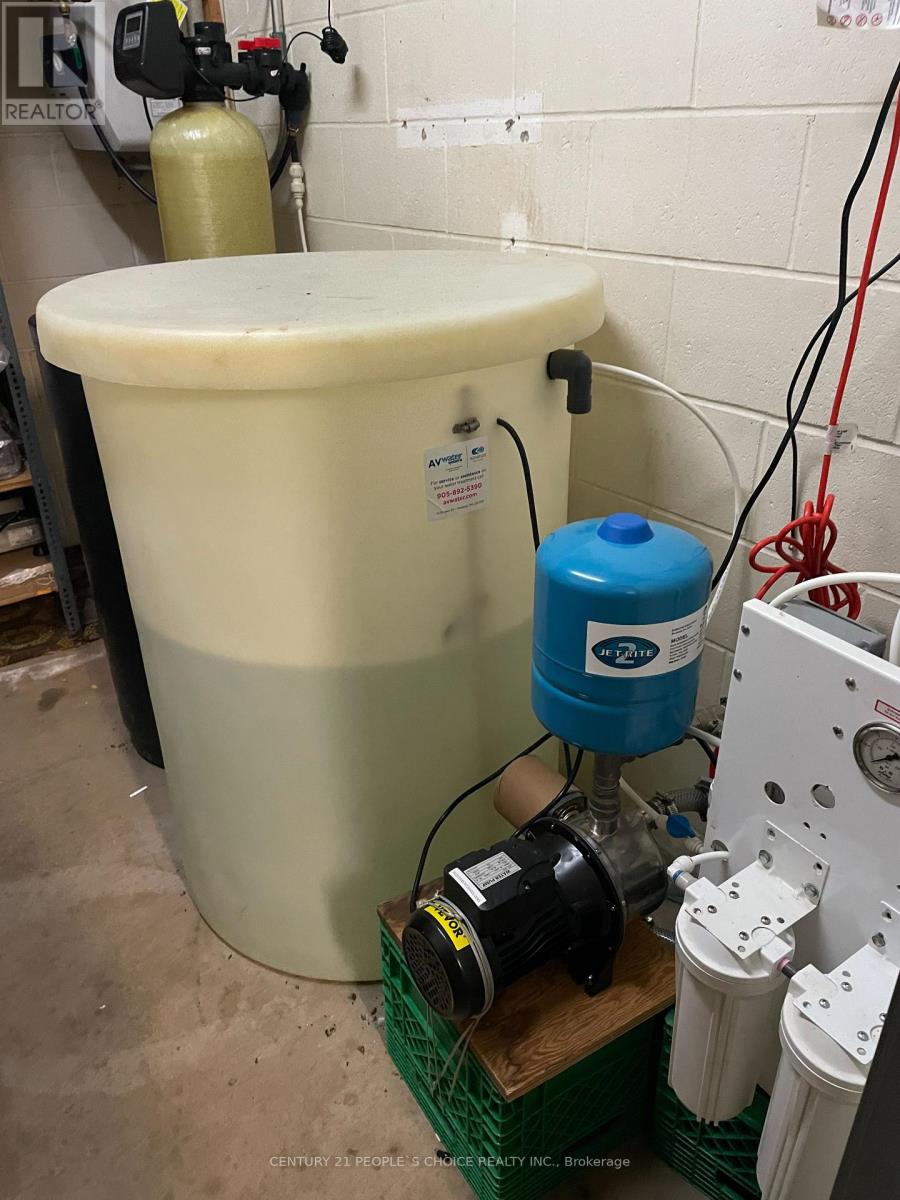 Bigbee Convenience - 4497 Drummond Road, Niagara Falls, Ontario  L2E 6C5 - Photo 11 - X12552028