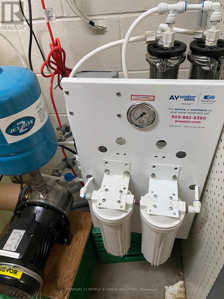 Bigbee Convenience - 4497 Drummond Road, Niagara Falls, Ontario  L2E 6C5 - Photo 12 - X12552028