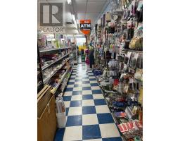 BIGBEE CONVENIENCE - 4497 DRUMMOND ROAD, Niagara Falls, Ontario