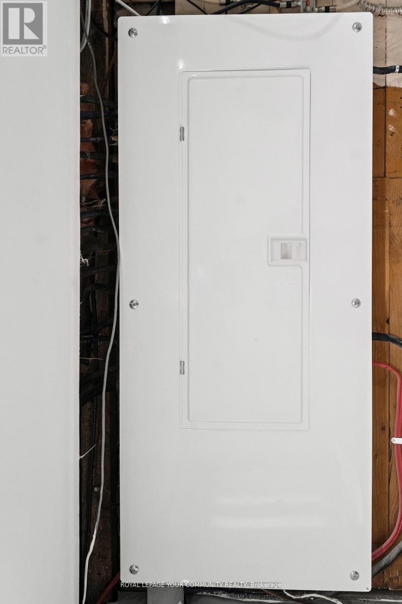 8 Merchison Avenue, Hamilton, Ontario  L8H 3C9 - Photo 25 - X12552030