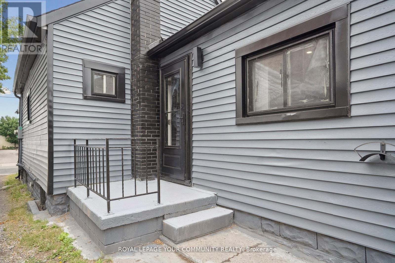 8 Merchison Avenue, Hamilton, Ontario  L8H 3C9 - Photo 28 - X12552030