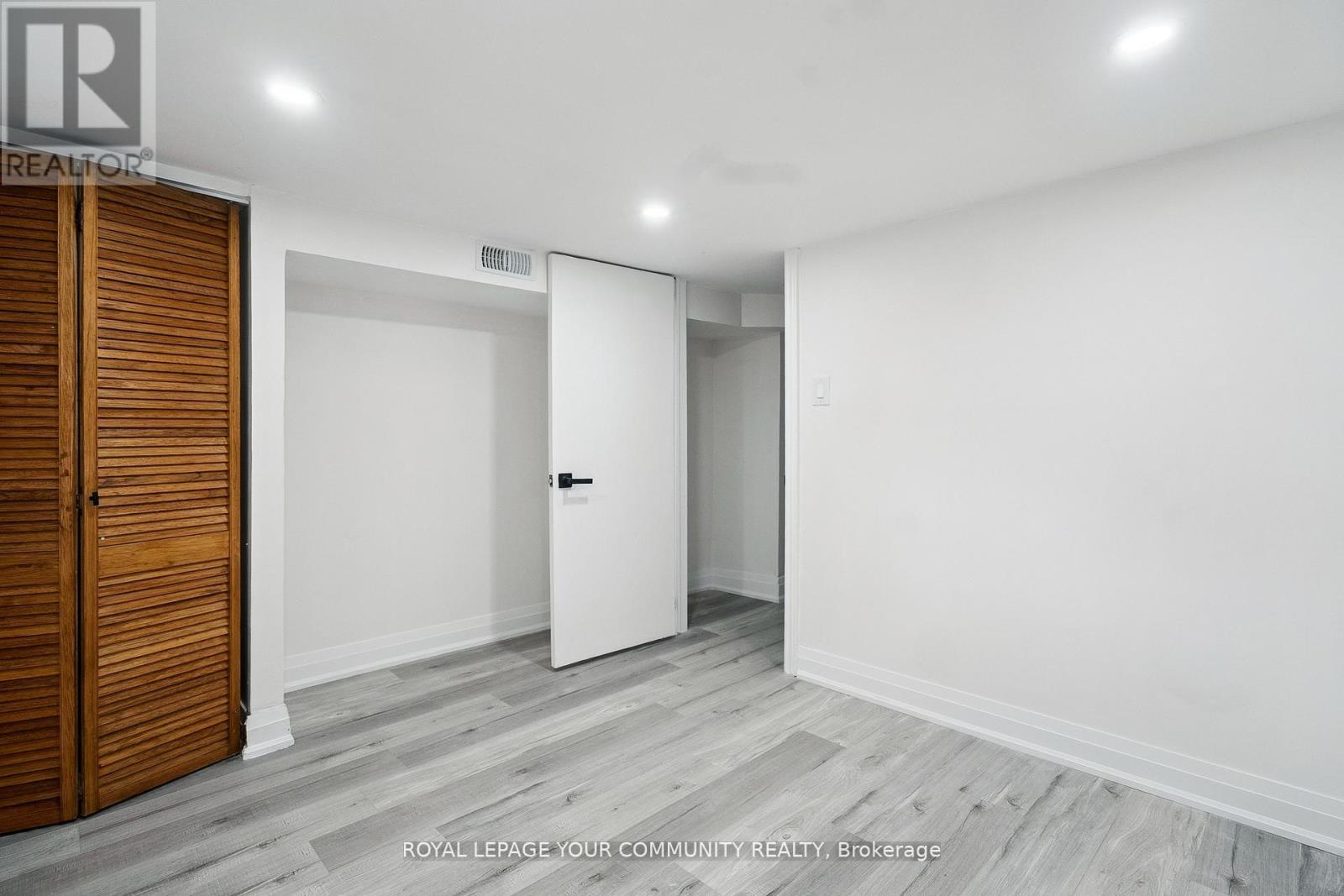 8 Merchison Avenue, Hamilton, Ontario  L8H 3C9 - Photo 33 - X12552030