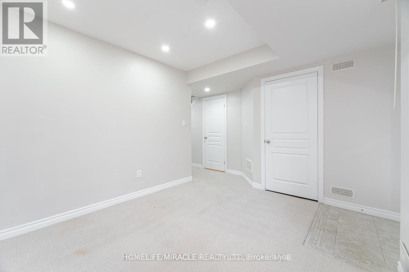 18 Kenridge Terrace, Hamilton, Ontario  L8J 0G4 - Photo 32 - X12552044