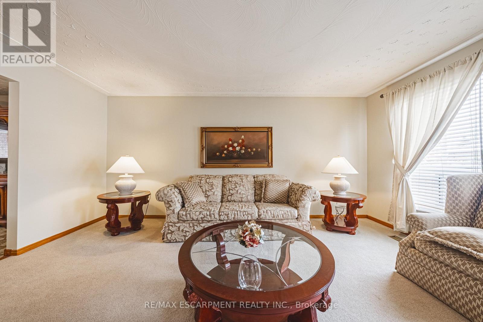 19 Hadeland Avenue, Hamilton, Ontario  L9C 6Z8 - Photo 3 - X12552076