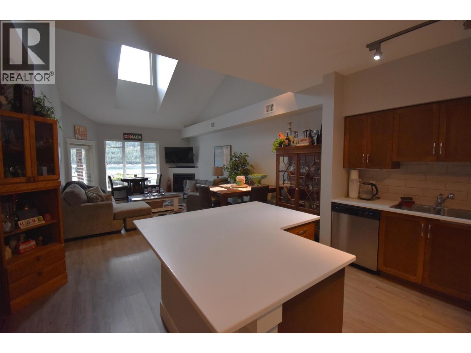 5570 Broadwater Road Unit# 314, Castlegar, British Columbia  V1N 0A1 - Photo 5 - 10359128