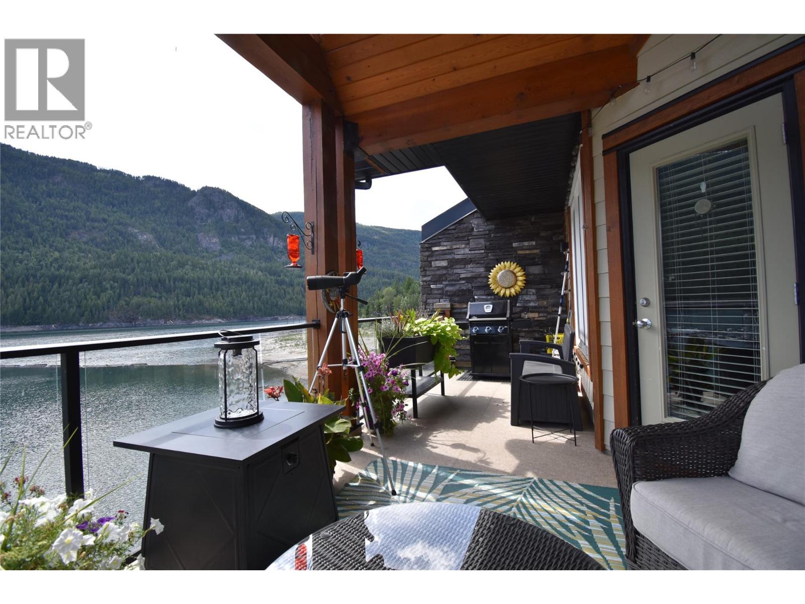 5570 Broadwater Road Unit# 314, Castlegar, British Columbia  V1N 0A1 - Photo 2 - 10359128