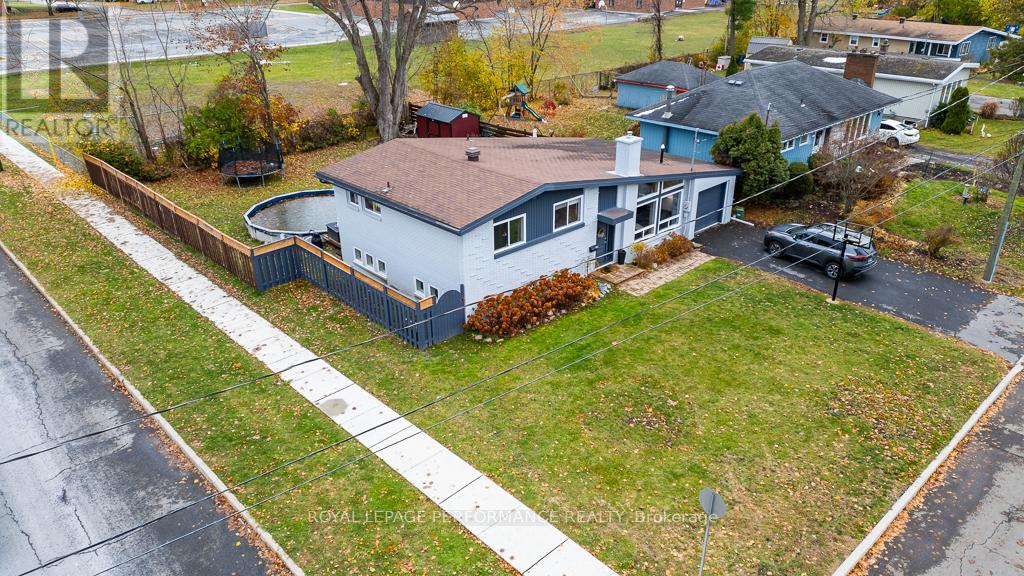 1402 Boyd Street, Cornwall, Ontario  K6J 1X1 - Photo 3 - X12552132