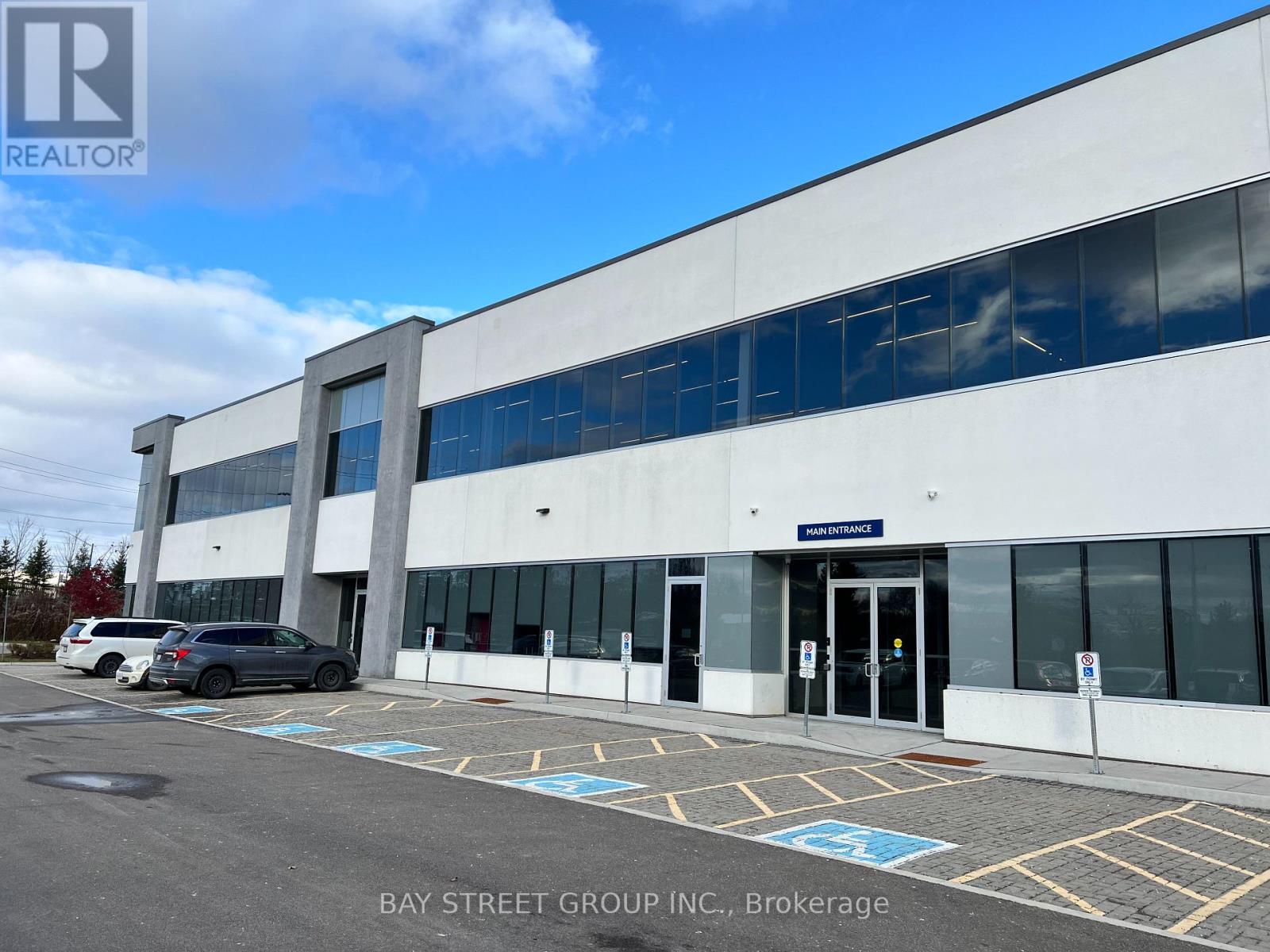 100 - 12153 Woodbine Avenue, Whitchurch-Stouffville, Ontario  L0H 1G0 - Photo 2 - N12476414