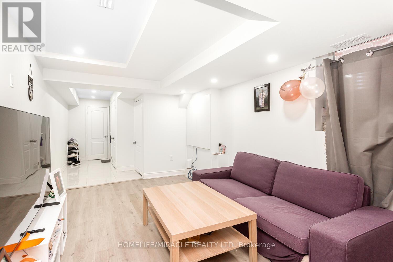 3 Farringdon Crescent, Brampton, Ontario  L7A 4Z5 - Photo 34 - W12519424