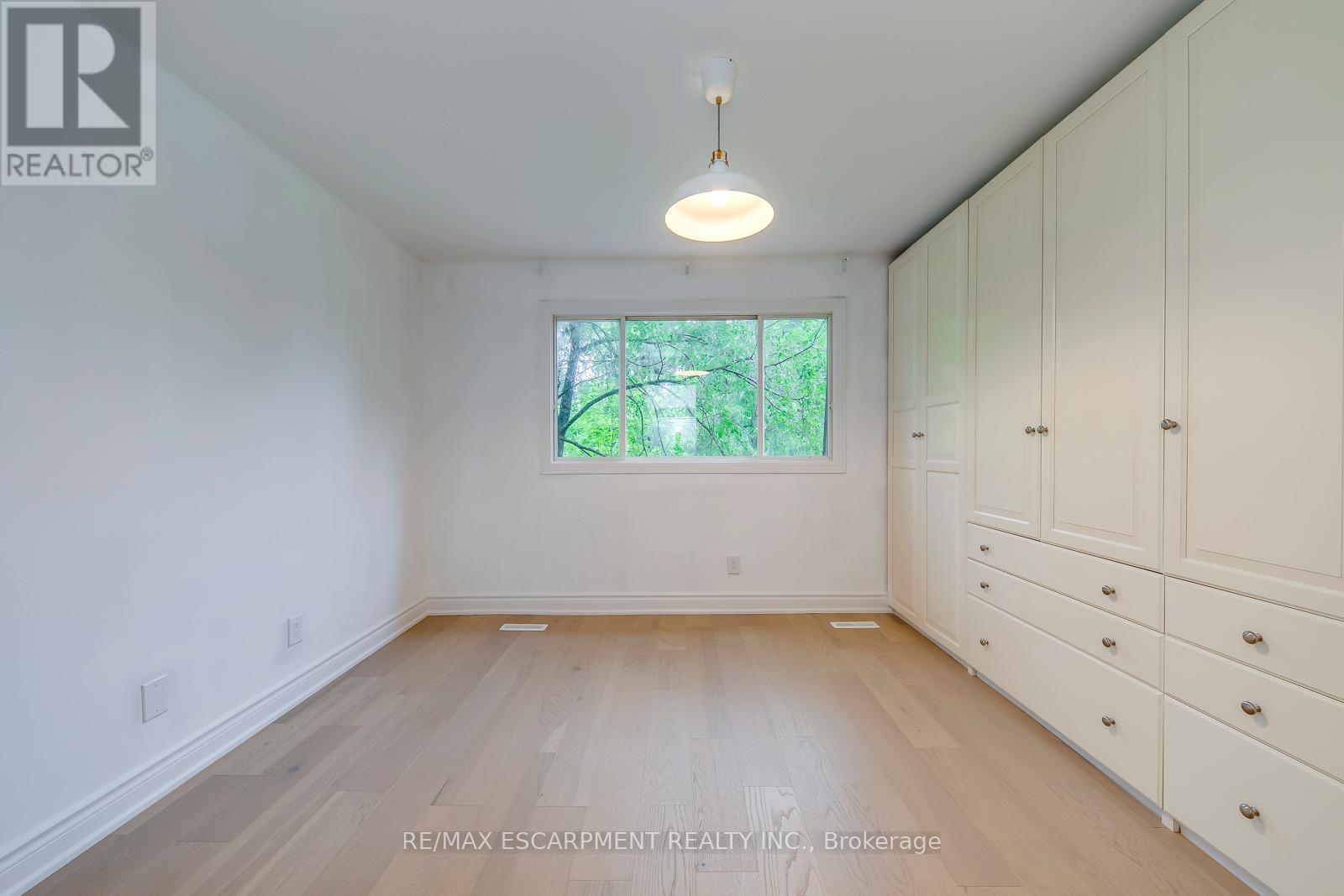 170 Cavendish Court, Oakville, Ontario  L6J 5S2 - Photo 28 - W12535390