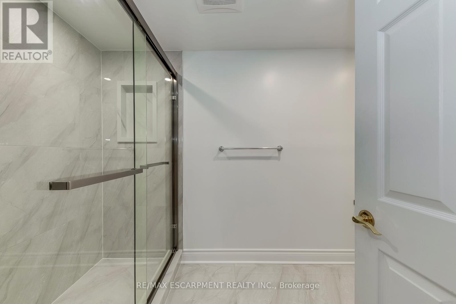 170 Cavendish Court, Oakville, Ontario  L6J 5S2 - Photo 39 - W12535390