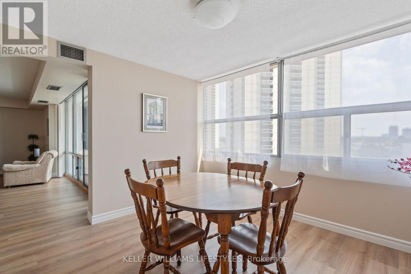 605 - 380 King Street, London East, Ontario  N6B 3L6 - Photo 12 - X12419610