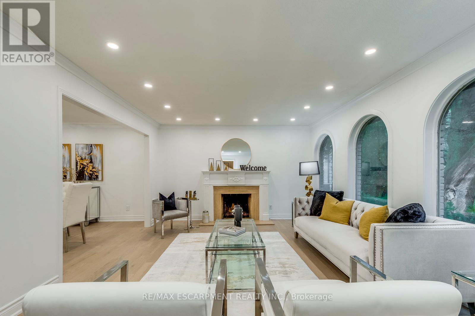 170 Cavendish Court, Oakville, Ontario  L6J 5S2 - Photo 5 - W12535390