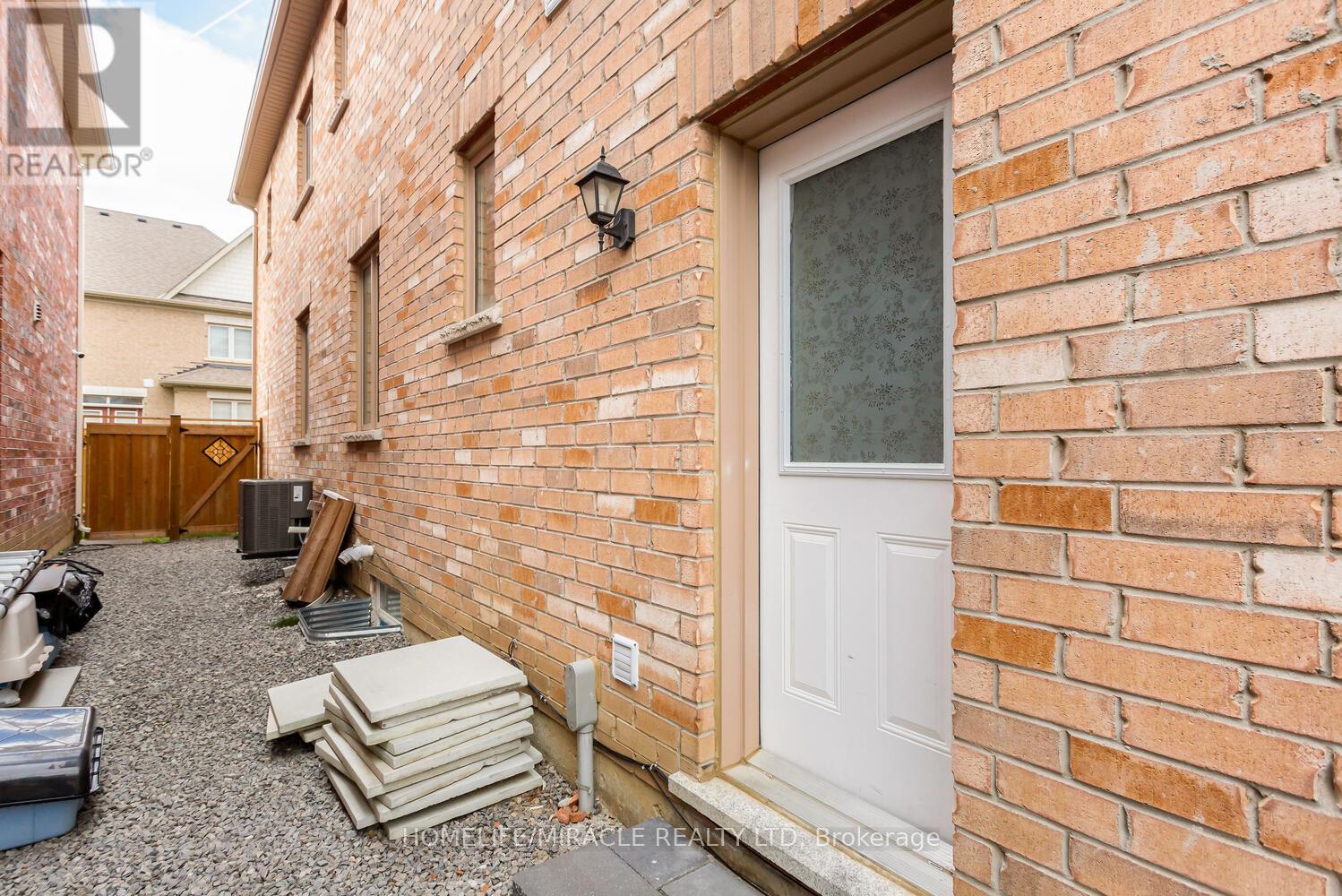 3 Farringdon Crescent, Brampton, Ontario  L7A 4Z5 - Photo 46 - W12519424