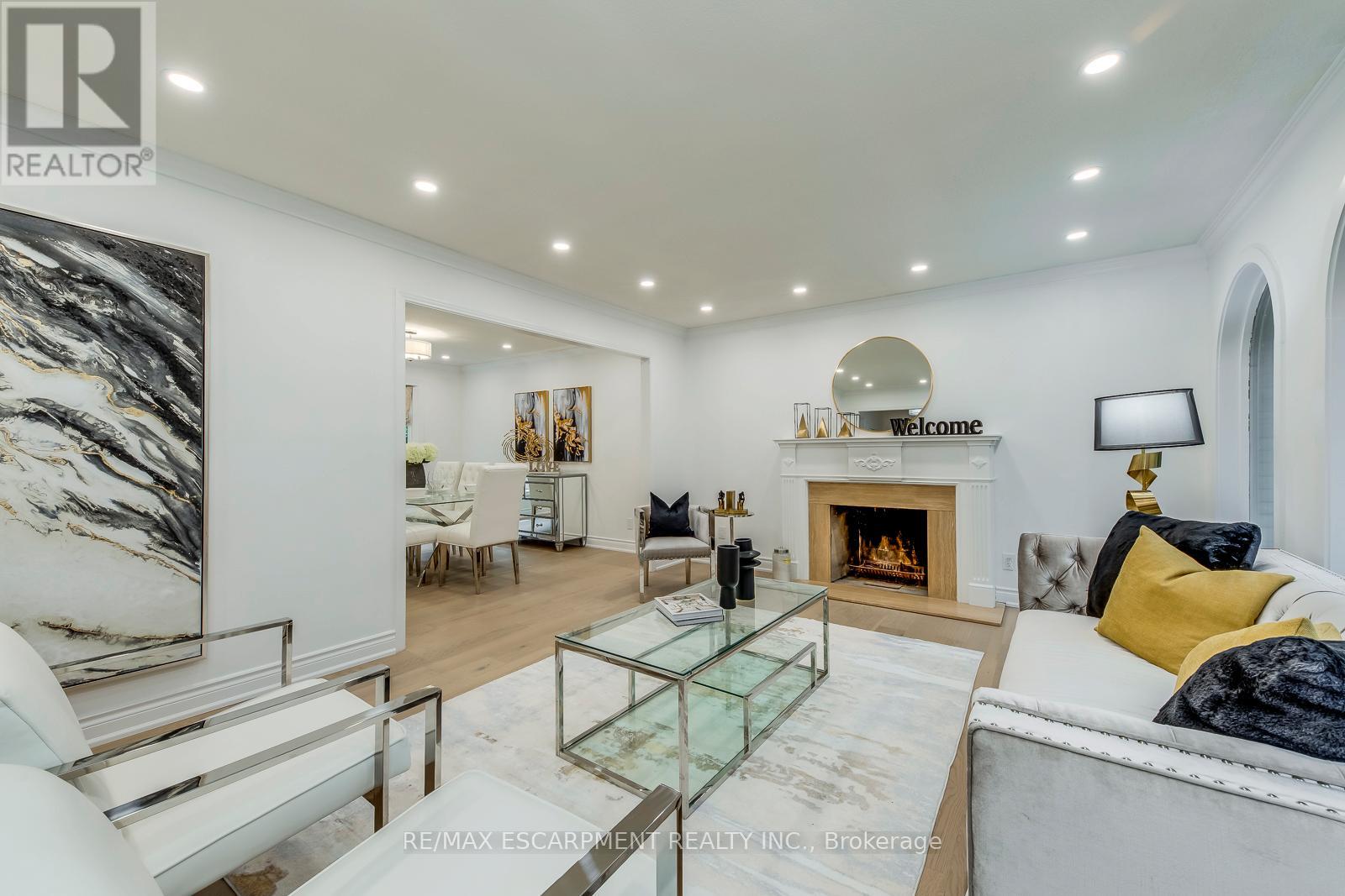 170 Cavendish Court, Oakville, Ontario  L6J 5S2 - Photo 6 - W12535390