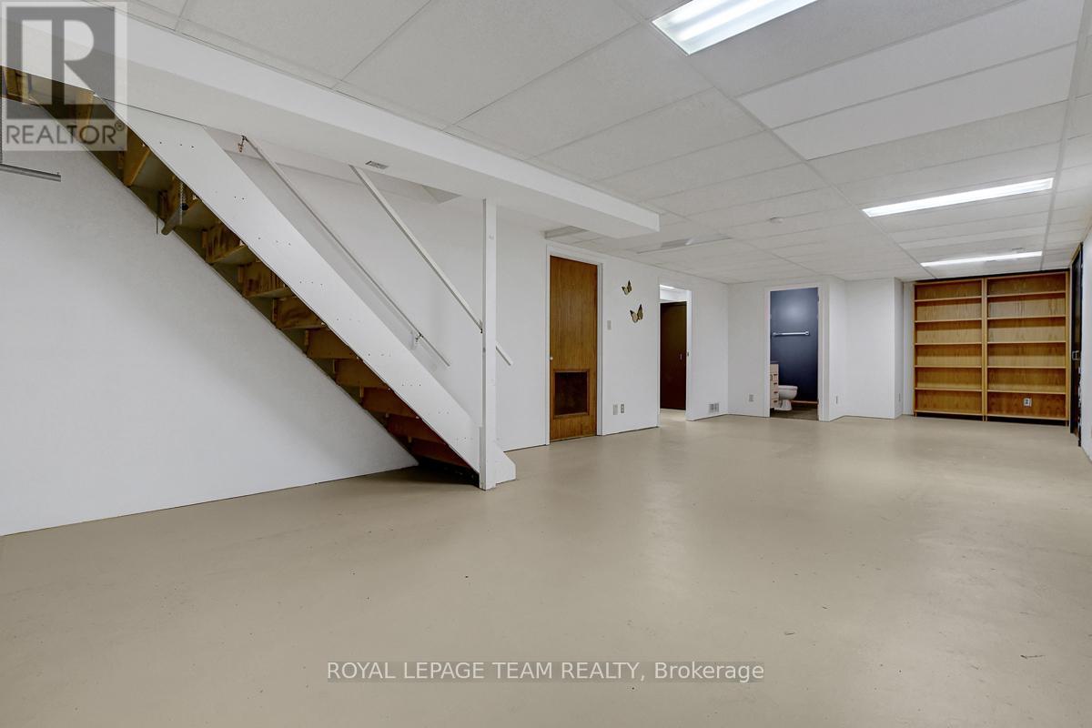 16 Barnstable Drive, Ottawa, Ontario  K2J 1Z6 - Photo 38 - X12476573