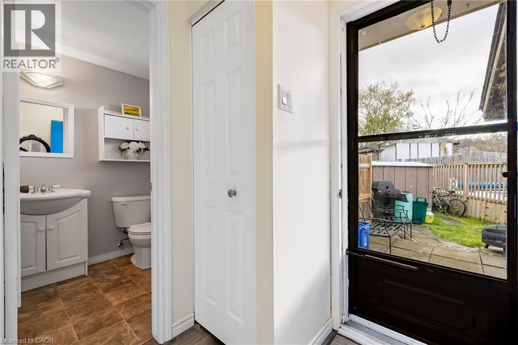 9 Cleveland Place, Stoney Creek, Ontario  L8J 1M9 - Photo 15 - 40788694