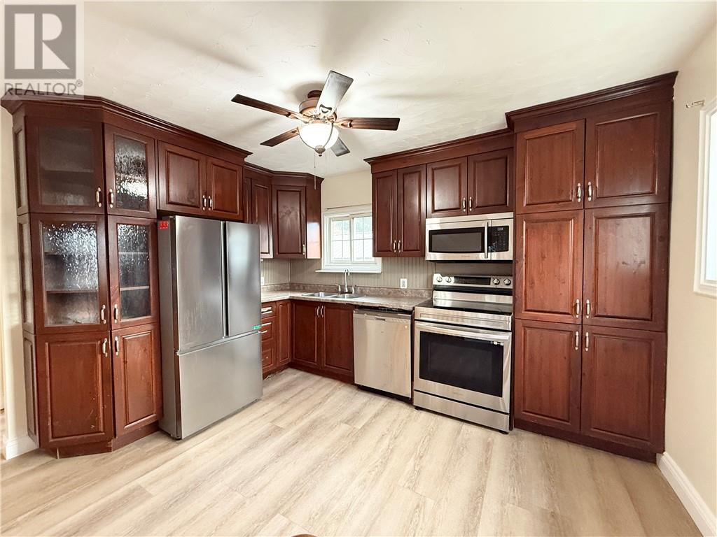 1192 Carmelo Avenue, Sudbury, Ontario P3A 4P4 - Photo 2 - 2125680