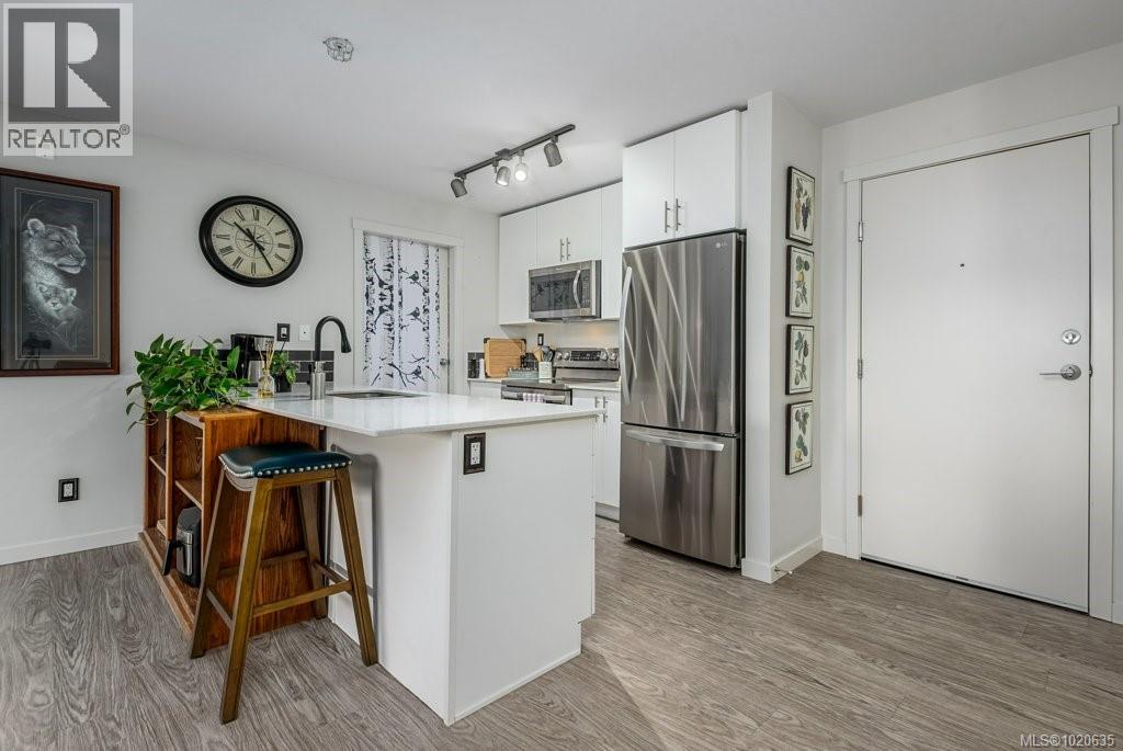 205 1944 Riverside Lane, Courtenay, British Columbia  V9N 0E5 - Photo 2 - 1020635