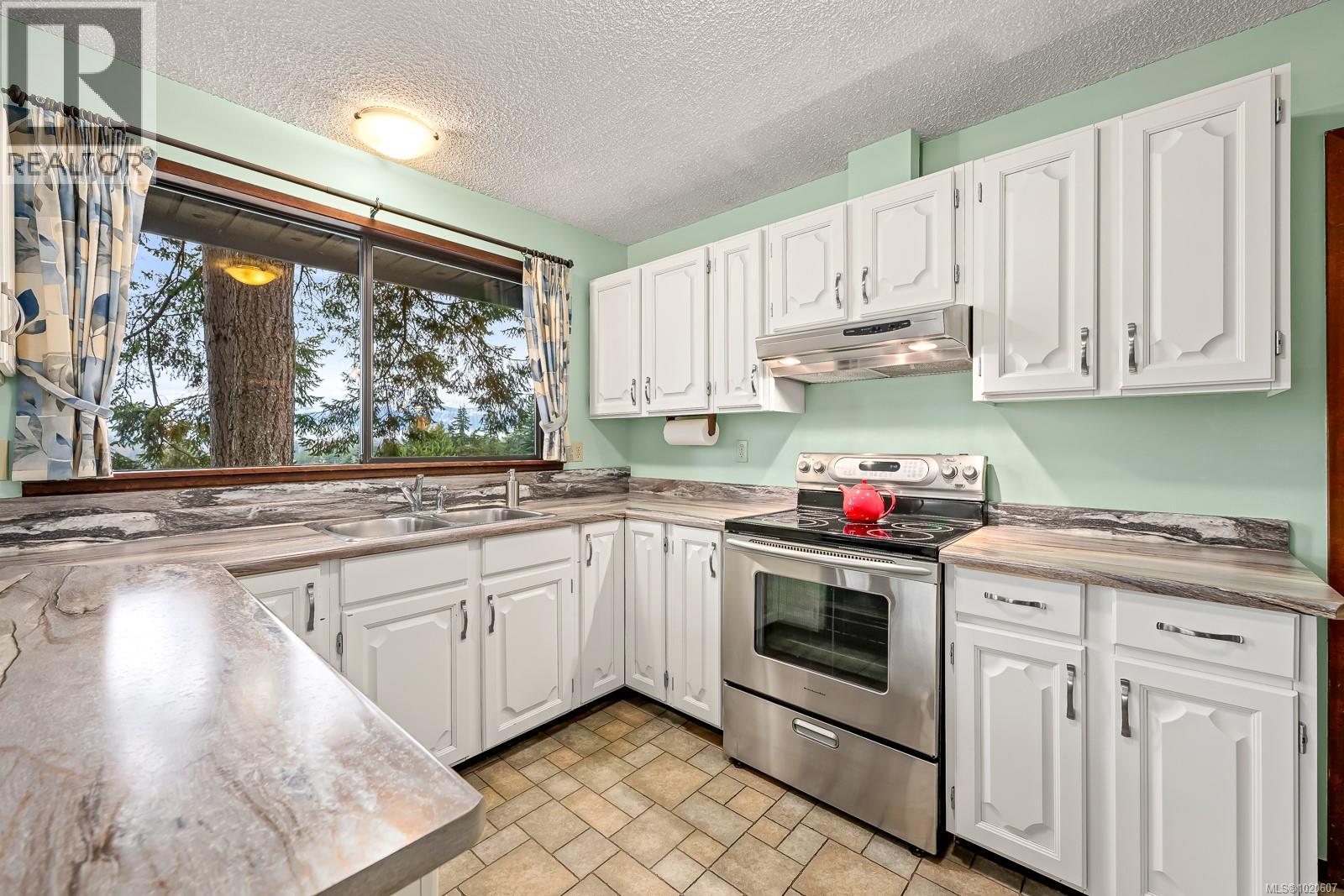 401 Panorama Cres, Courtenay, British Columbia  V9N 6Y7 - Photo 9 - 1020607