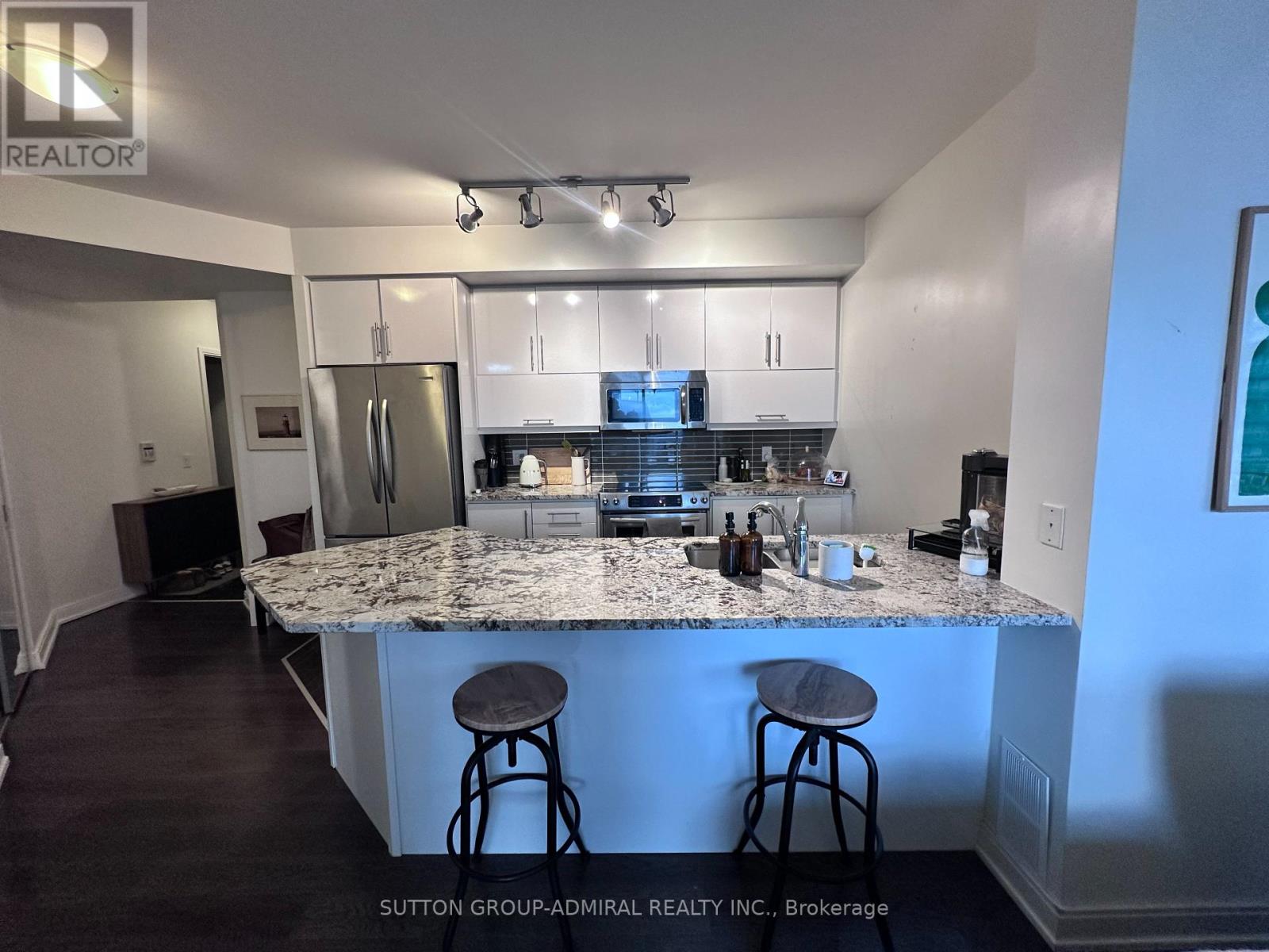 1809 - 825 Church Street, Toronto, Ontario  M4W 3Z4 - Photo 2 - C12552198