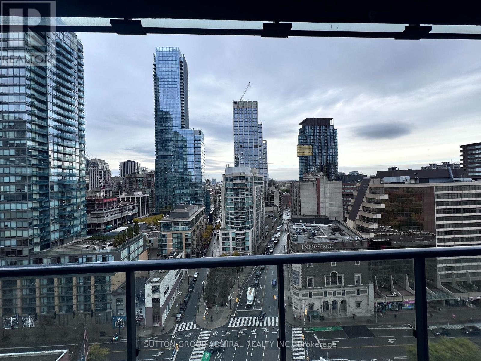 1809 - 825 Church Street, Toronto, Ontario  M4W 3Z4 - Photo 3 - C12552198