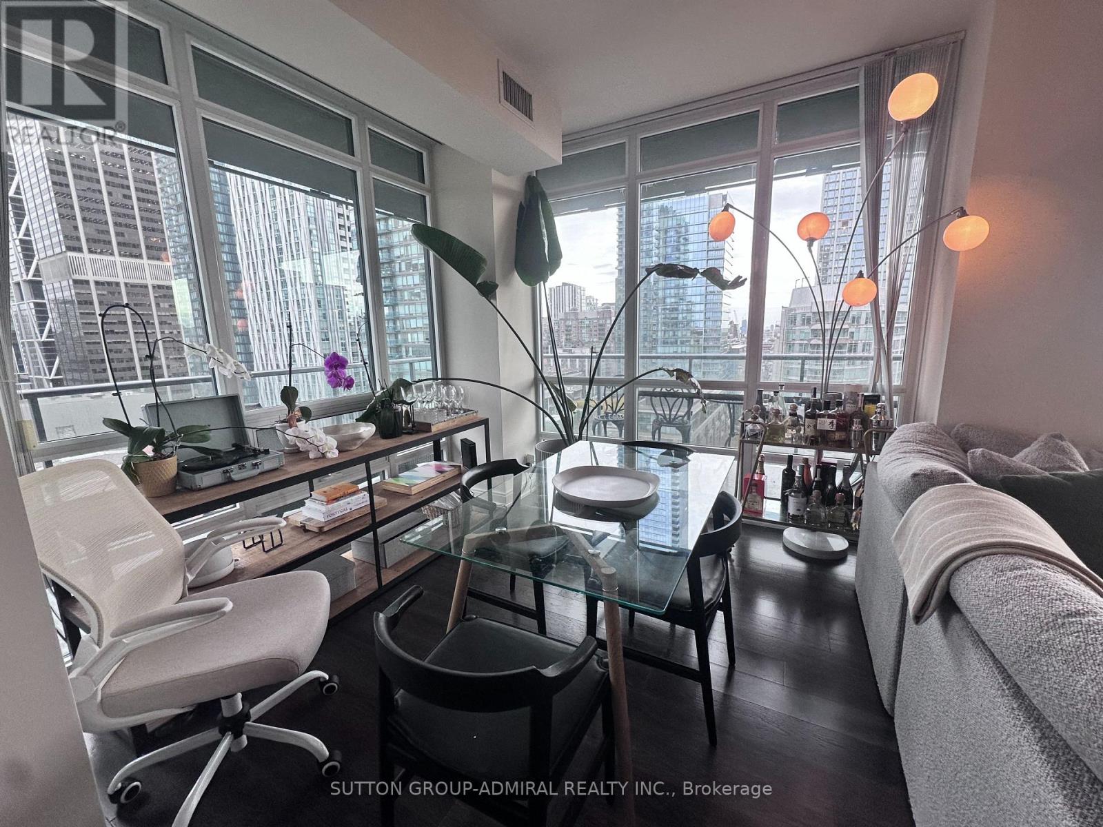 1809 - 825 Church Street, Toronto, Ontario  M4W 3Z4 - Photo 5 - C12552198