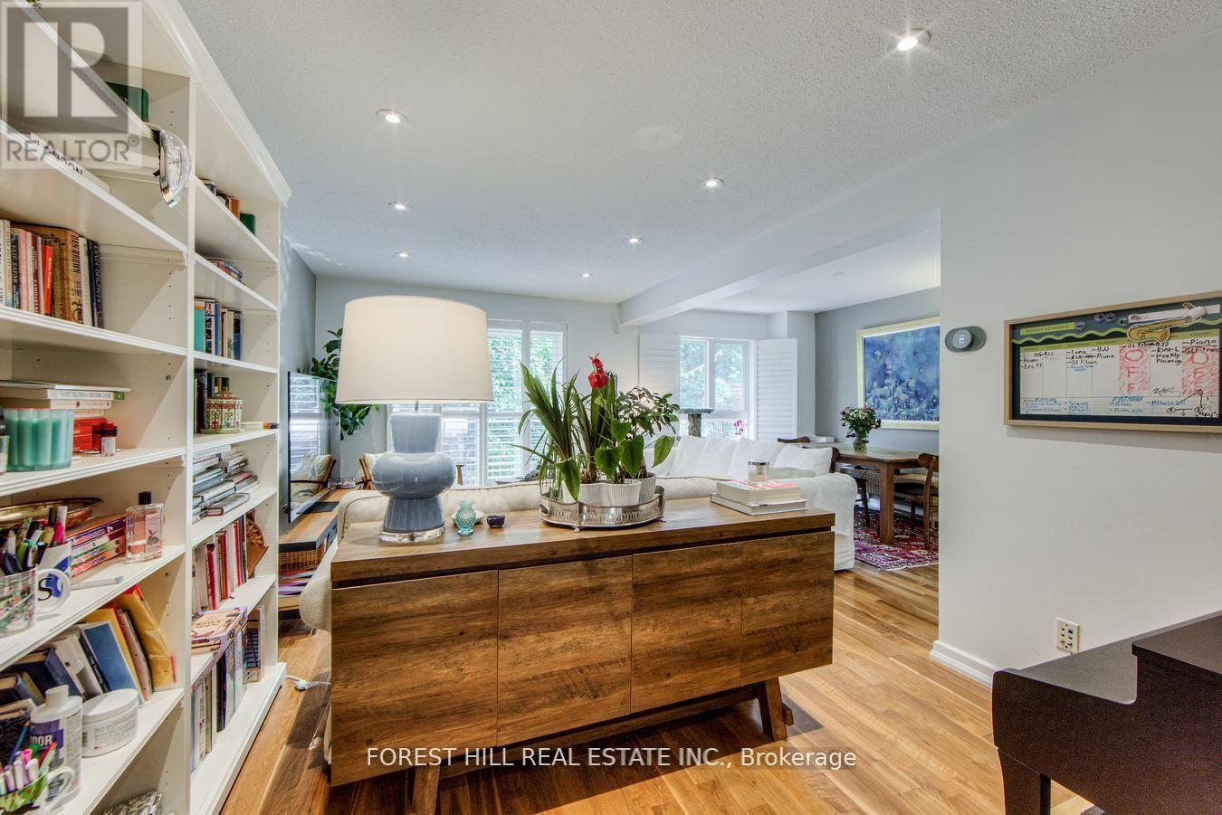 7 Maroon Mill Way, Toronto, Ontario  M2L 1T9 - Photo 4 - C12552210