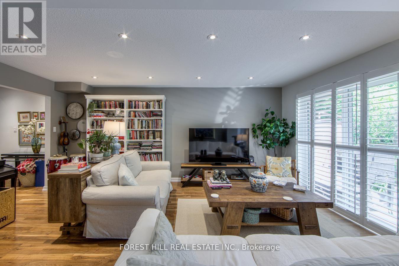 7 Maroon Mill Way, Toronto, Ontario  M2L 1T9 - Photo 5 - C12552210