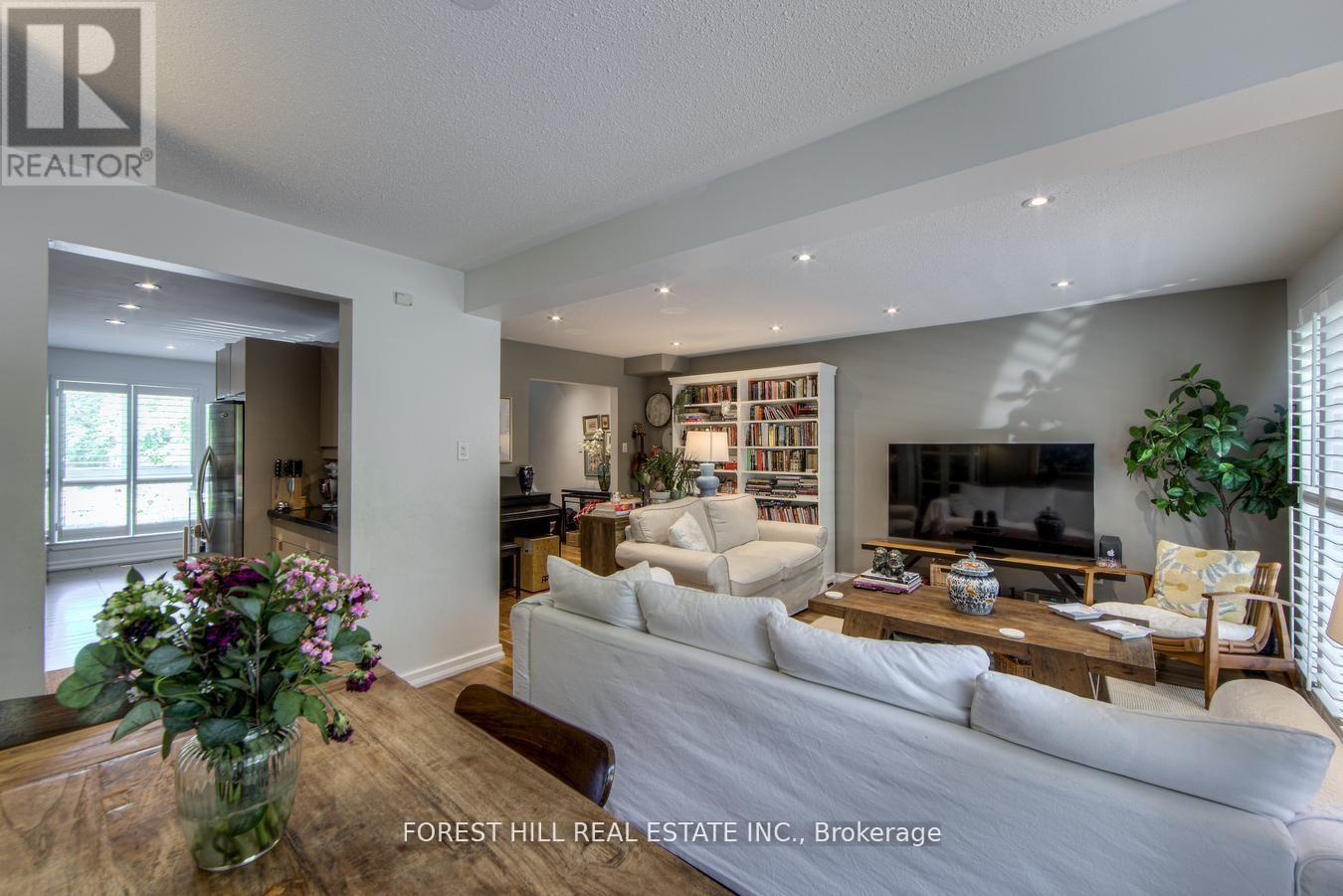 7 Maroon Mill Way, Toronto, Ontario  M2L 1T9 - Photo 9 - C12552210