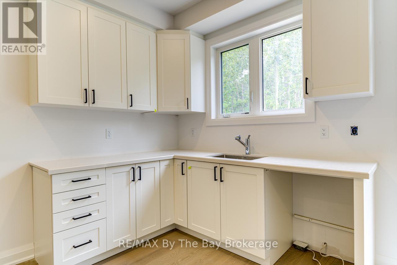 26 Amber Drive, Wasaga Beach, Ontario  L9Z 0R8 - Photo 20 - S12469915