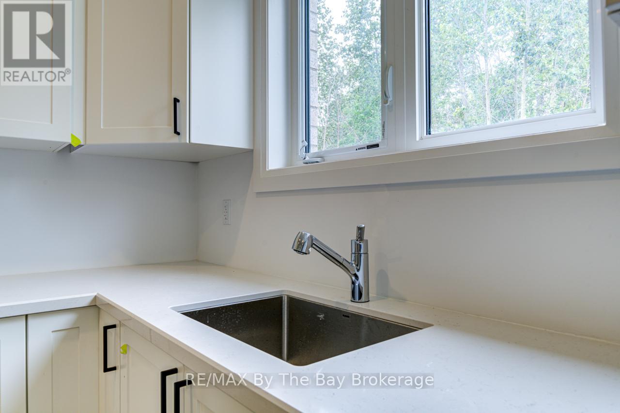 26 Amber Drive, Wasaga Beach, Ontario  L9Z 0R8 - Photo 21 - S12469915