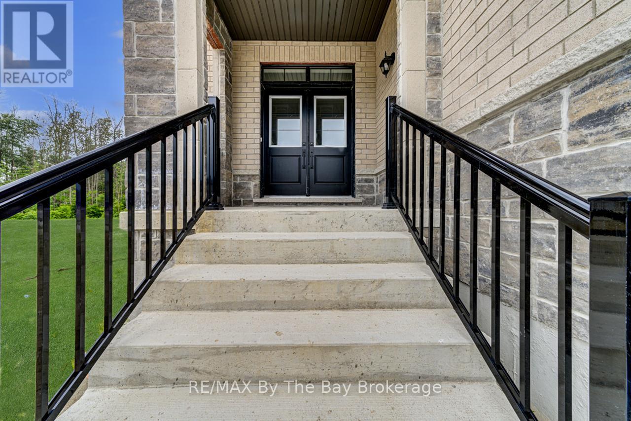 26 Amber Drive, Wasaga Beach, Ontario  L9Z 0R8 - Photo 3 - S12469915