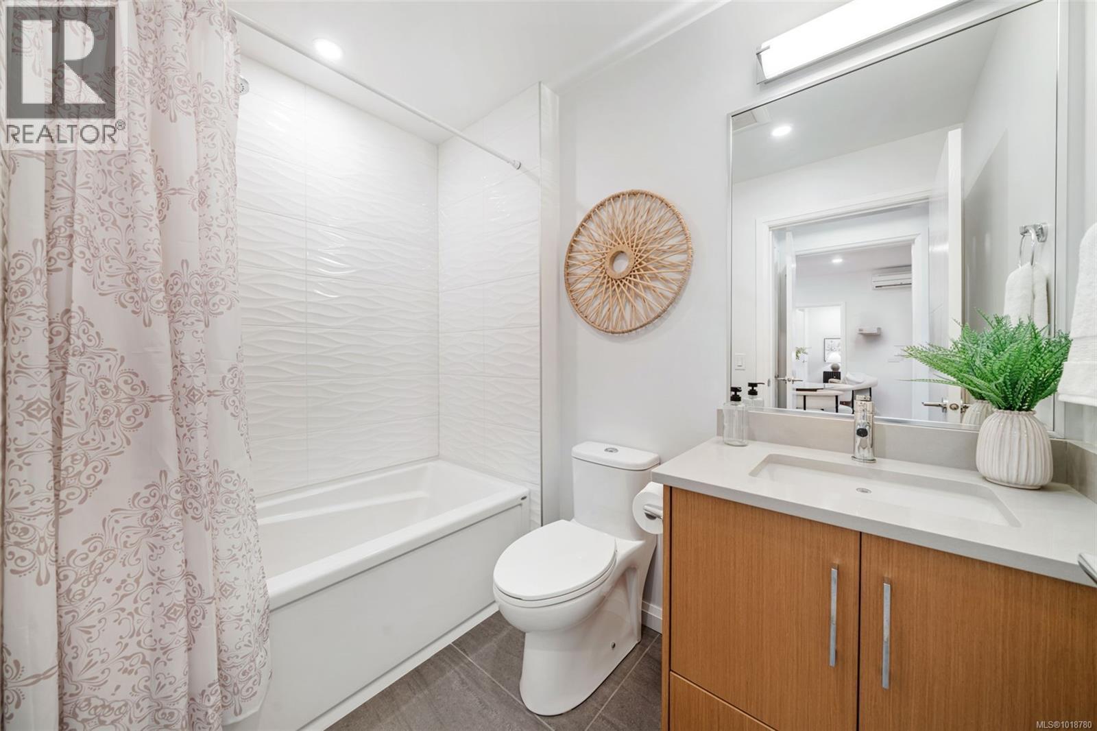 112 745 Travino Lane, Saanich, British Columbia  V8Z 0E5 - Photo 13 - 1018780