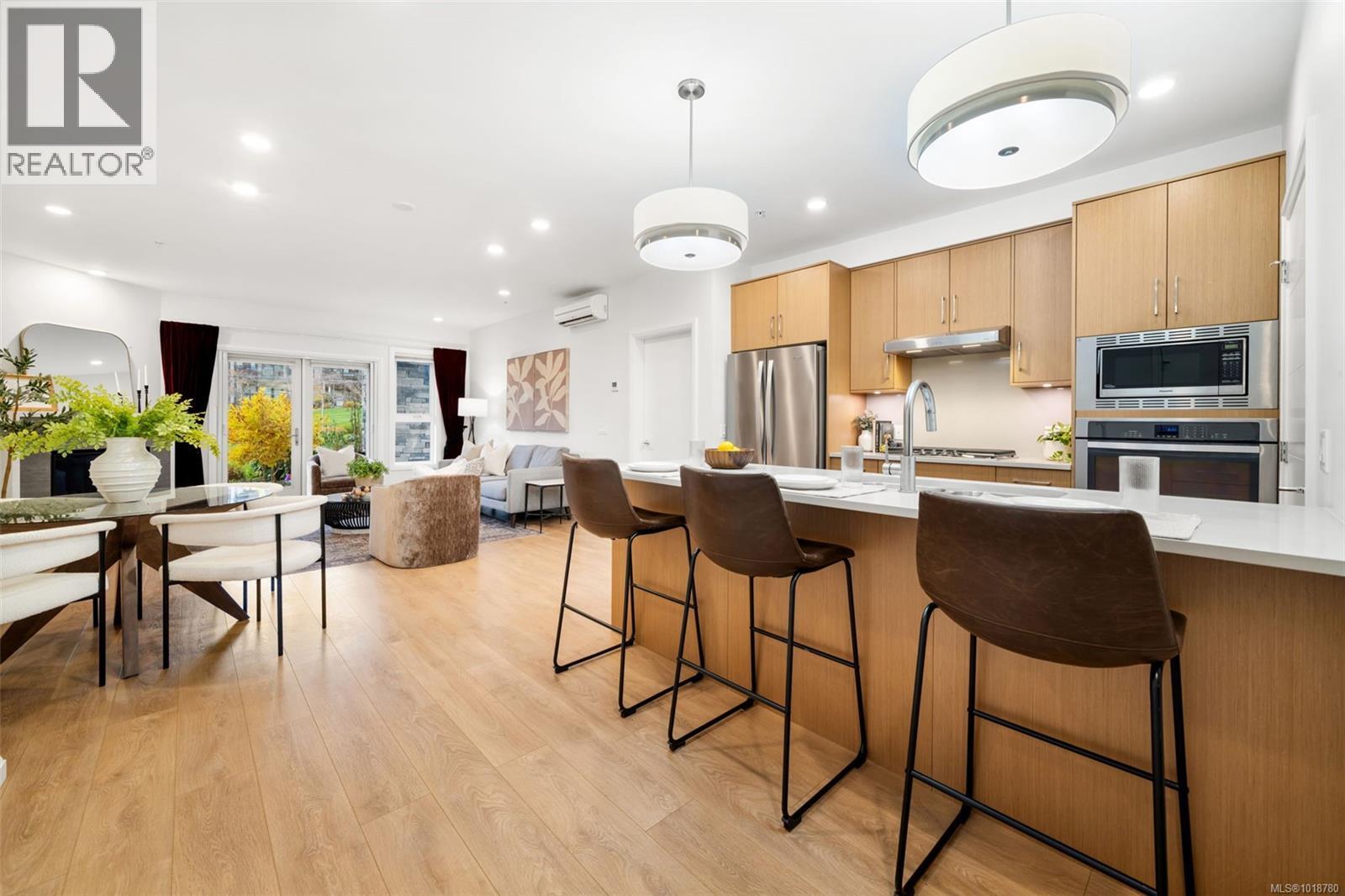 112 745 Travino Lane, Saanich, British Columbia  V8Z 0E5 - Photo 7 - 1018780