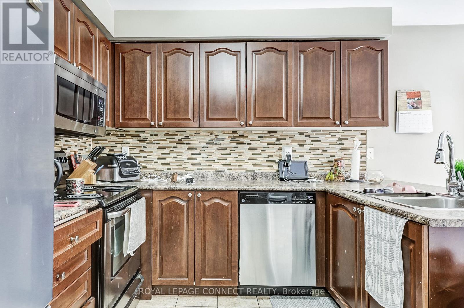 55 Aylesworth Avenue, Clarington, Ontario  L1E 3J8 - Photo 6 - E12552276