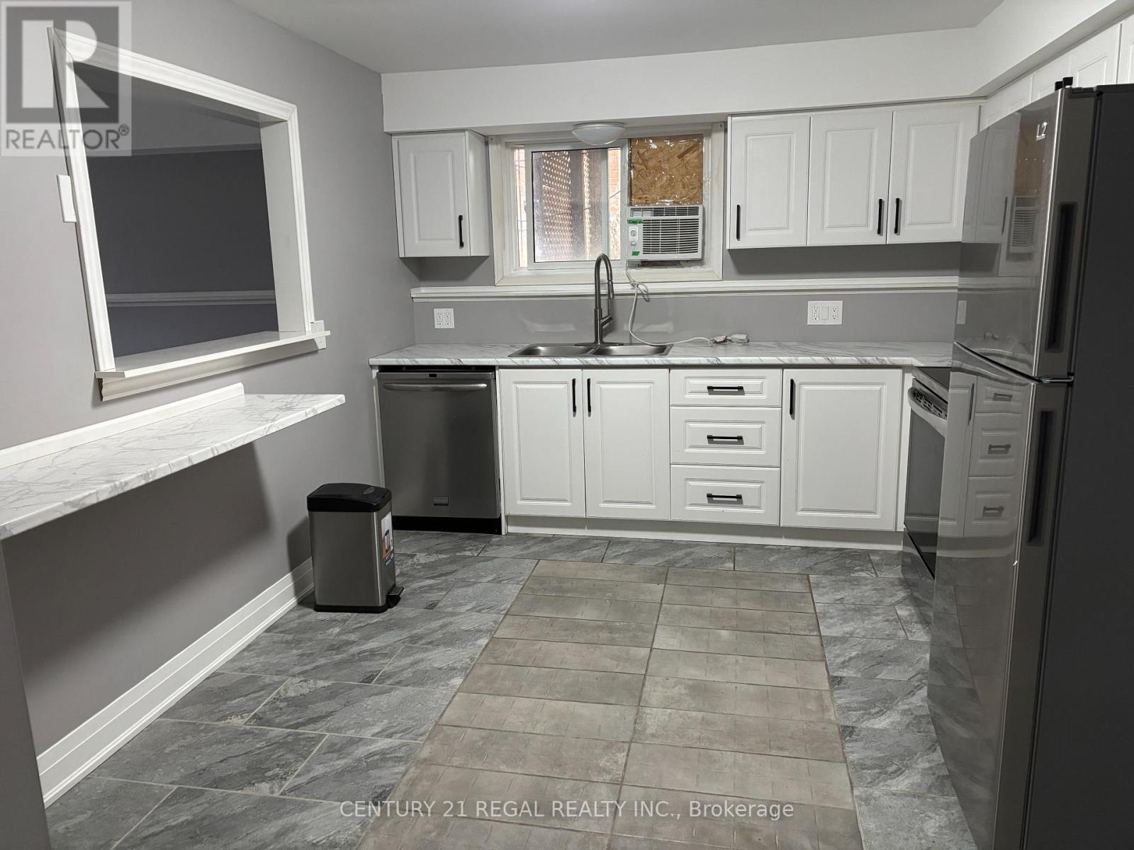 Lower Level - 171 Centre Street N, Oshawa, Ontario  L1G 4C4 - Photo 2 - E12547316