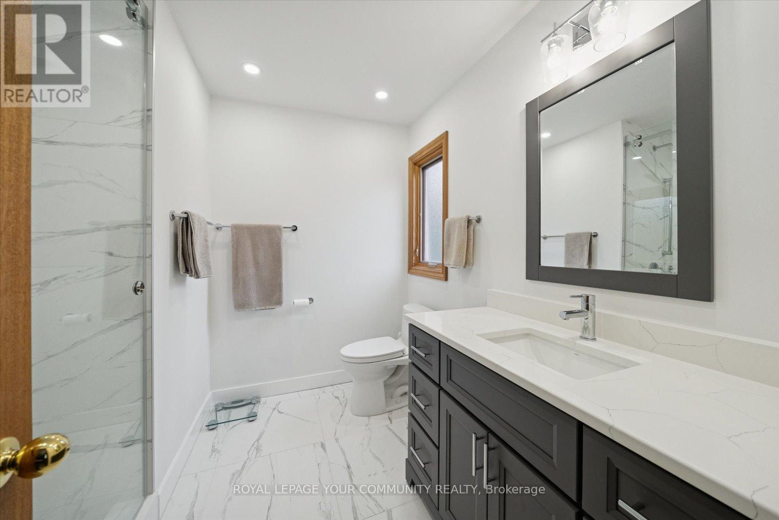 8 Old Park Lane, Richmond Hill, Ontario  L4B 2L8 - Photo 25 - N12552150