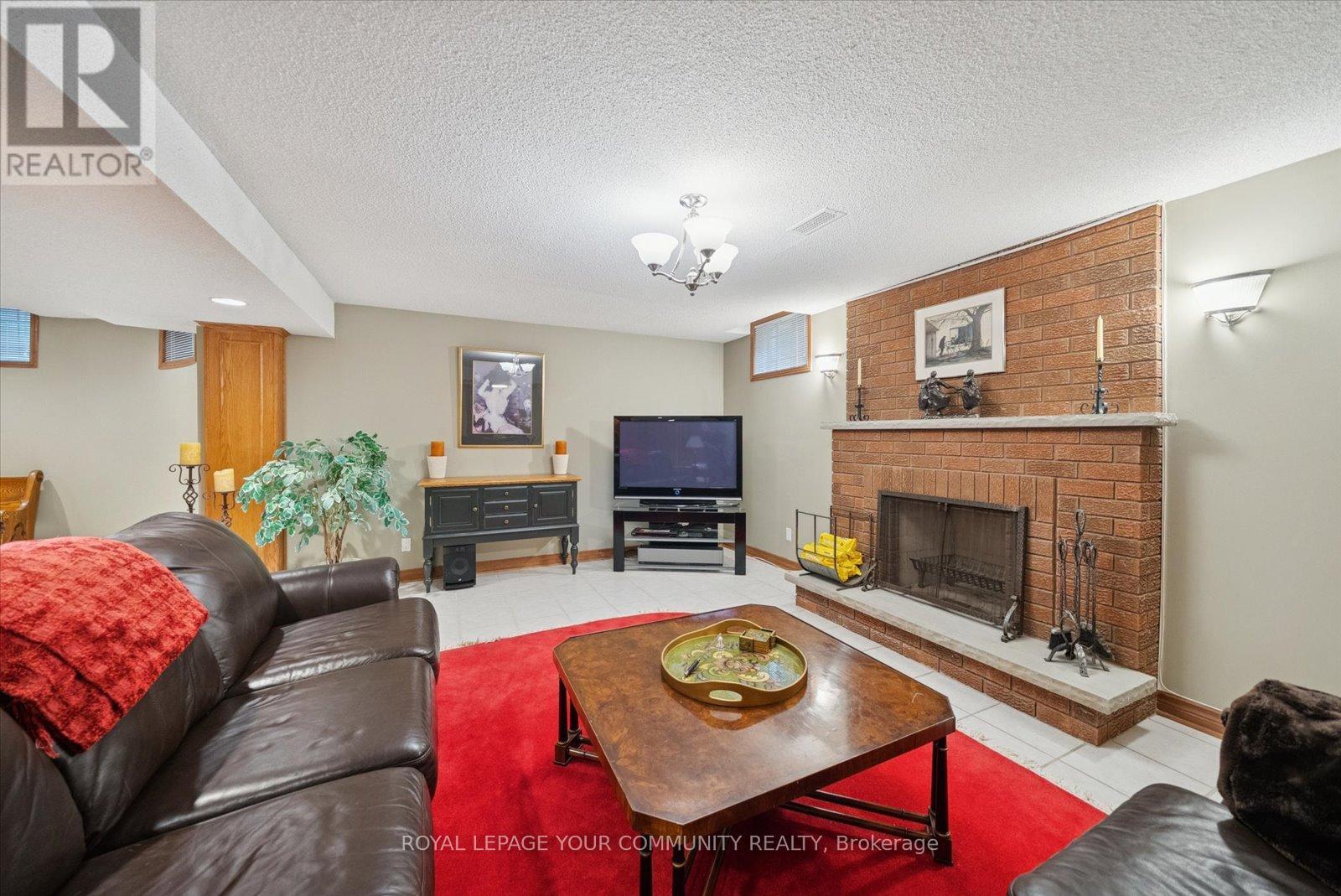 8 Old Park Lane, Richmond Hill, Ontario  L4B 2L8 - Photo 31 - N12552150