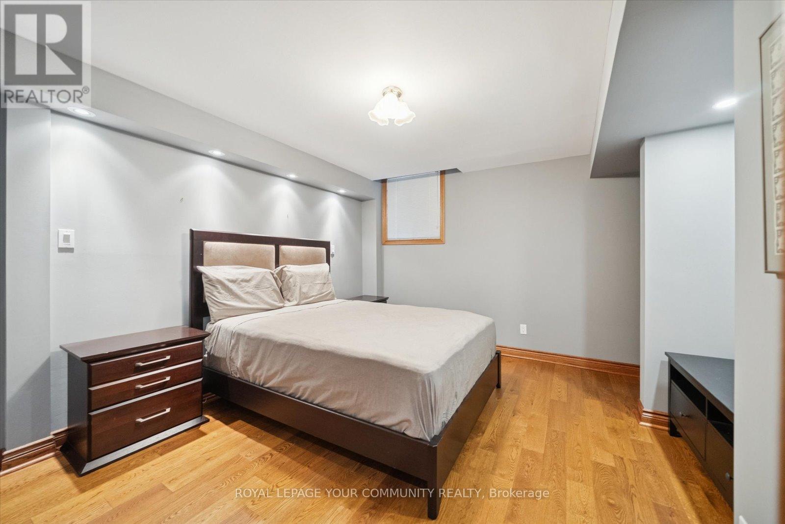 8 Old Park Lane, Richmond Hill, Ontario  L4B 2L8 - Photo 34 - N12552150