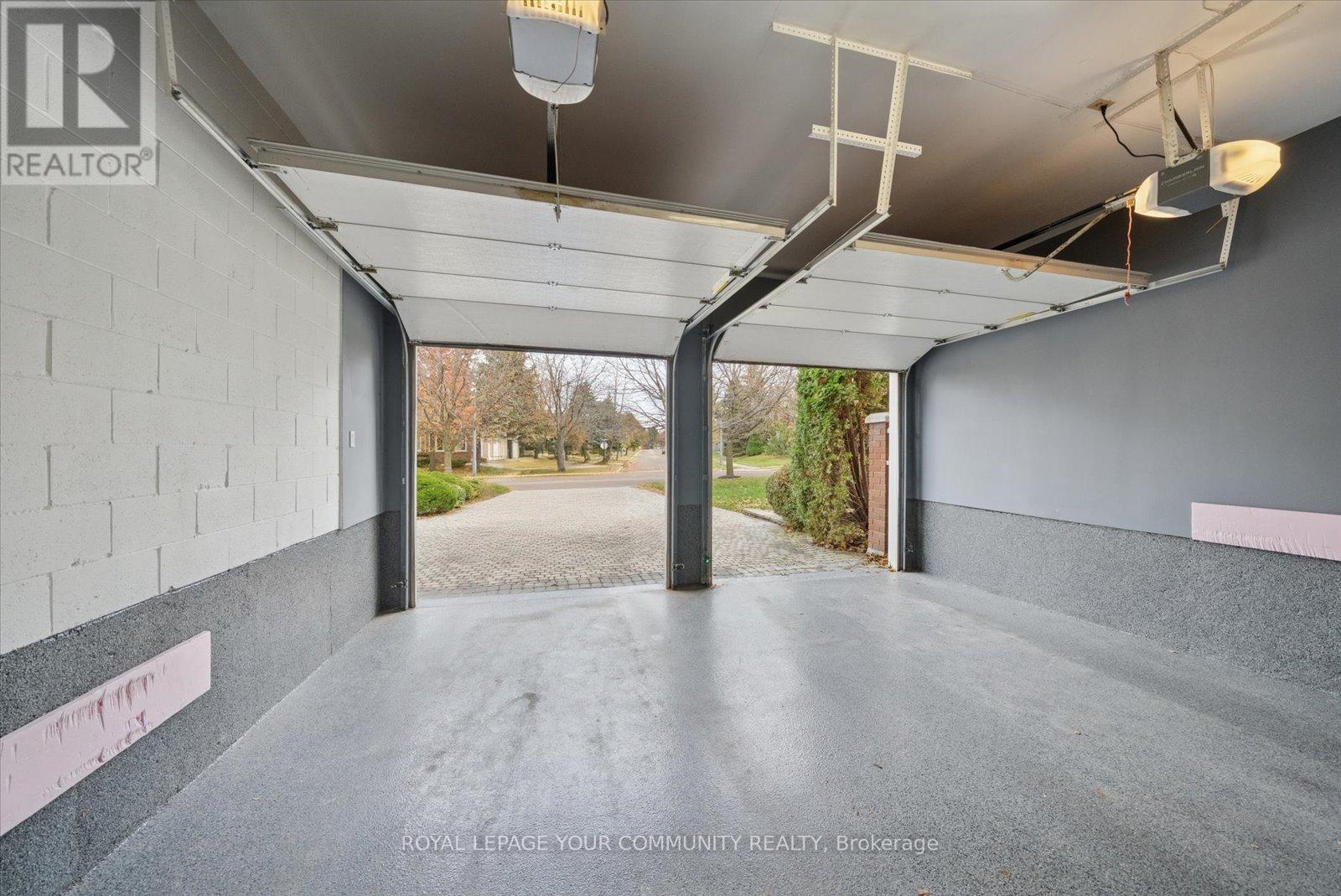 8 Old Park Lane, Richmond Hill, Ontario  L4B 2L8 - Photo 39 - N12552150