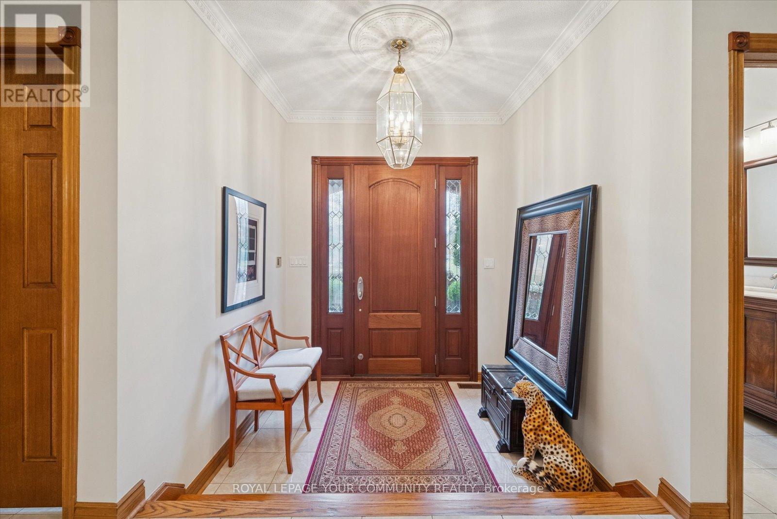 8 Old Park Lane, Richmond Hill, Ontario  L4B 2L8 - Photo 5 - N12552150