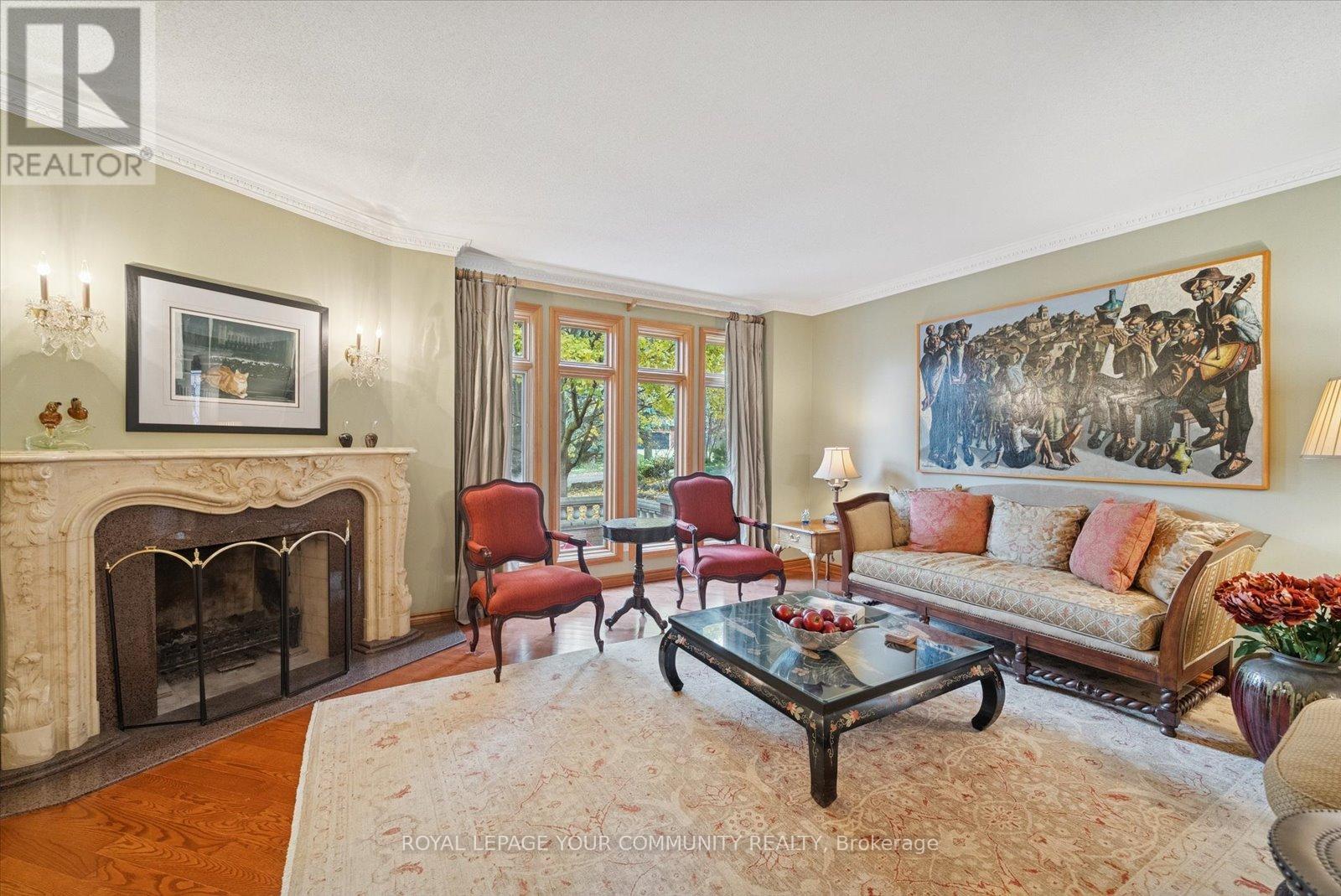 8 Old Park Lane, Richmond Hill, Ontario  L4B 2L8 - Photo 8 - N12552150