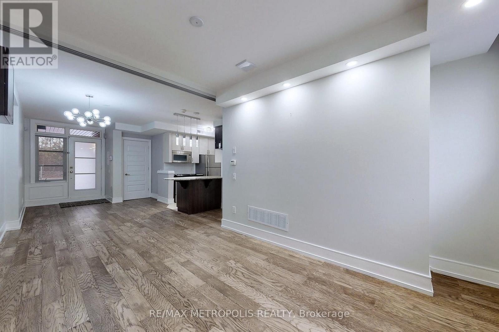 1 - 8171 Kipling Avenue, Vaughan, Ontario  L4L 0G4 - Photo 11 - N12552254