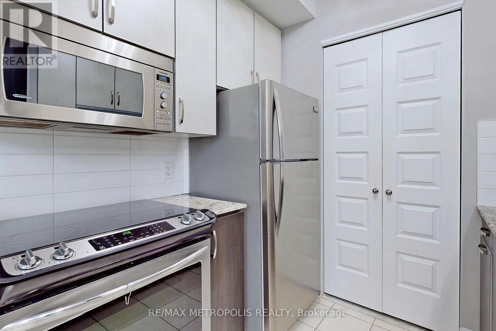 1 - 8171 Kipling Avenue, Vaughan, Ontario  L4L 0G4 - Photo 19 - N12552254