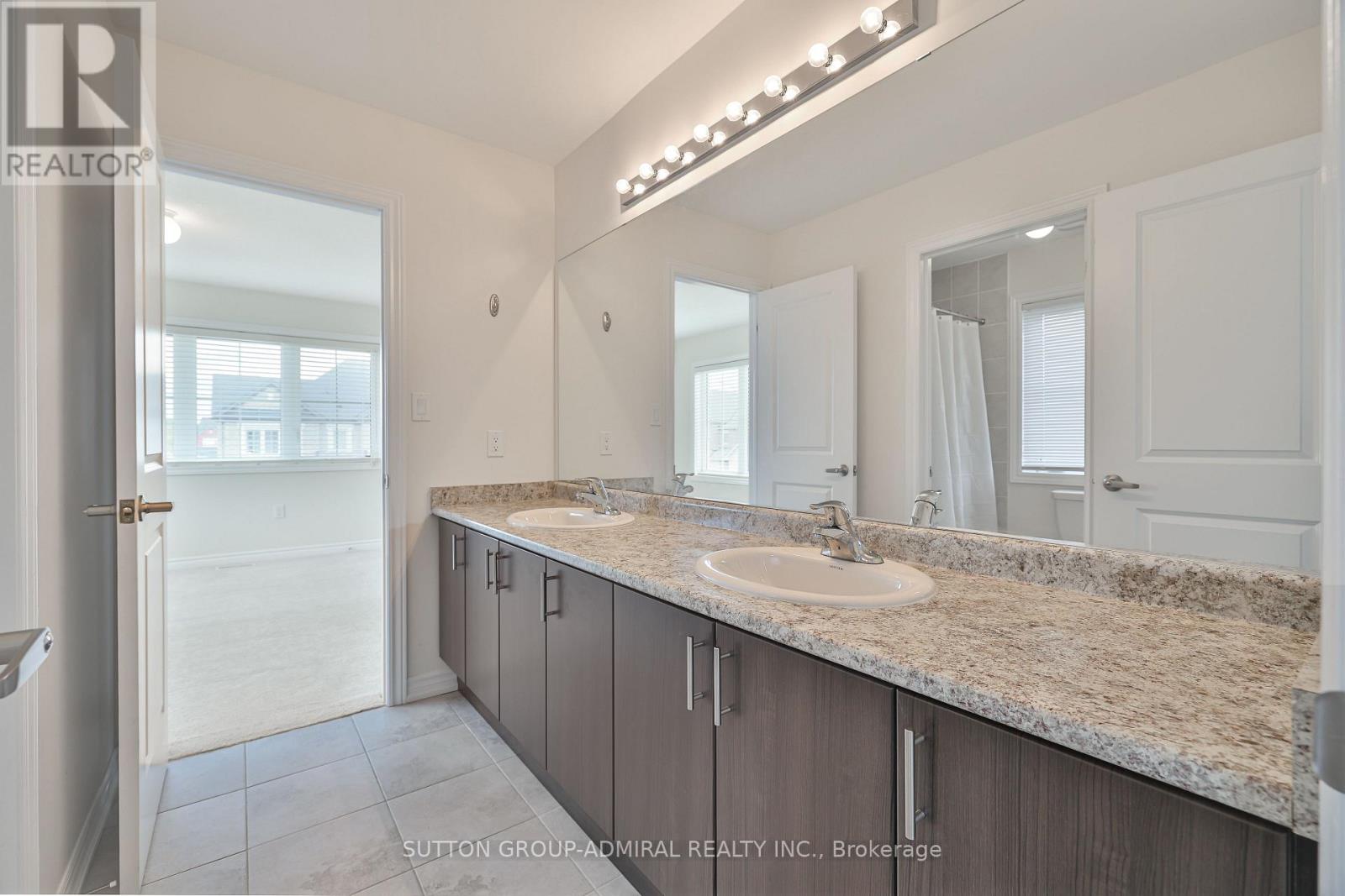 1417 Farrow Crescent, Innisfil, Ontario  L9S 0L6 - Photo 22 - N12552278