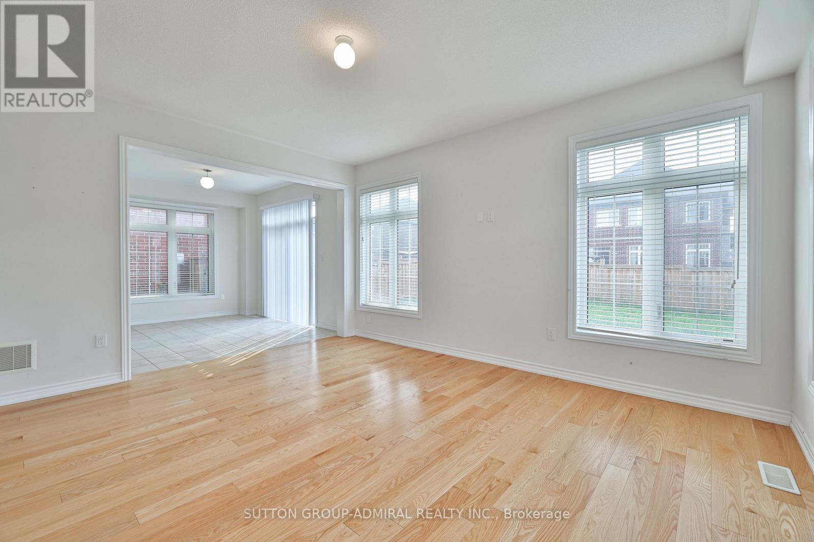 1417 Farrow Crescent, Innisfil, Ontario  L9S 0L6 - Photo 8 - N12552278