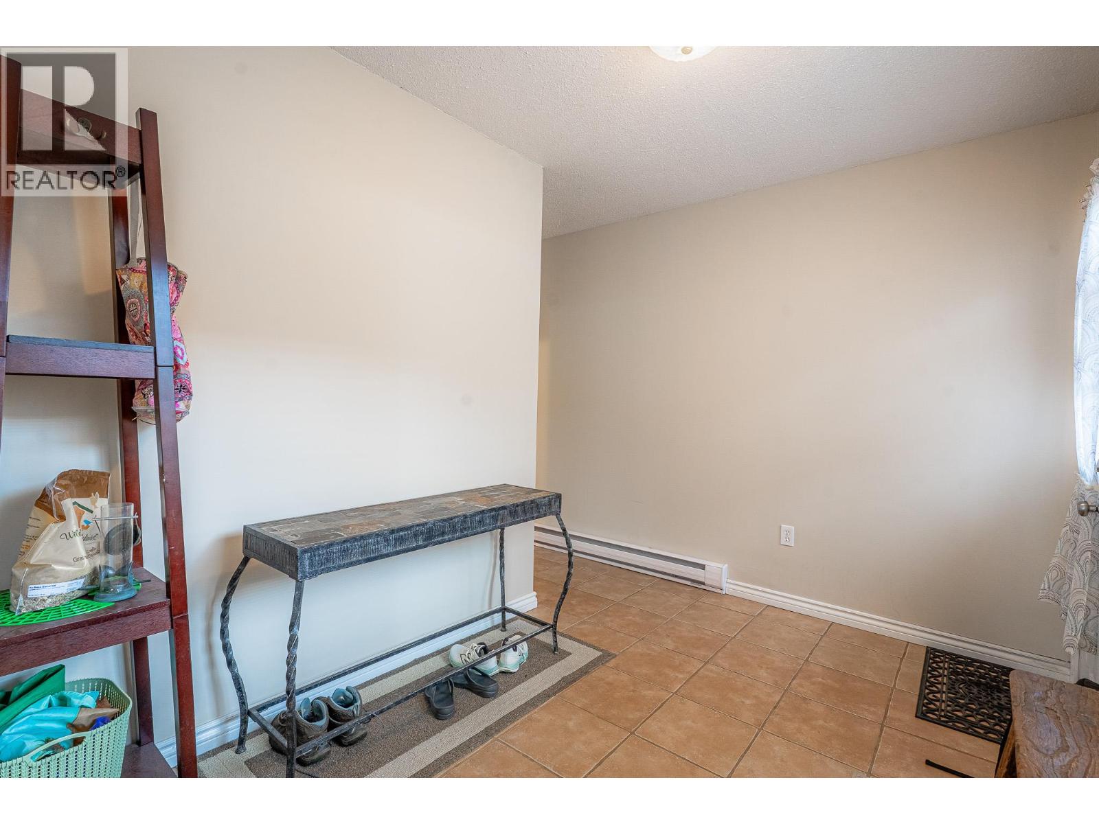 4915 Cammaray Drive, Kamloops, British Columbia  V2H 1L8 - Photo 13 - 10369444